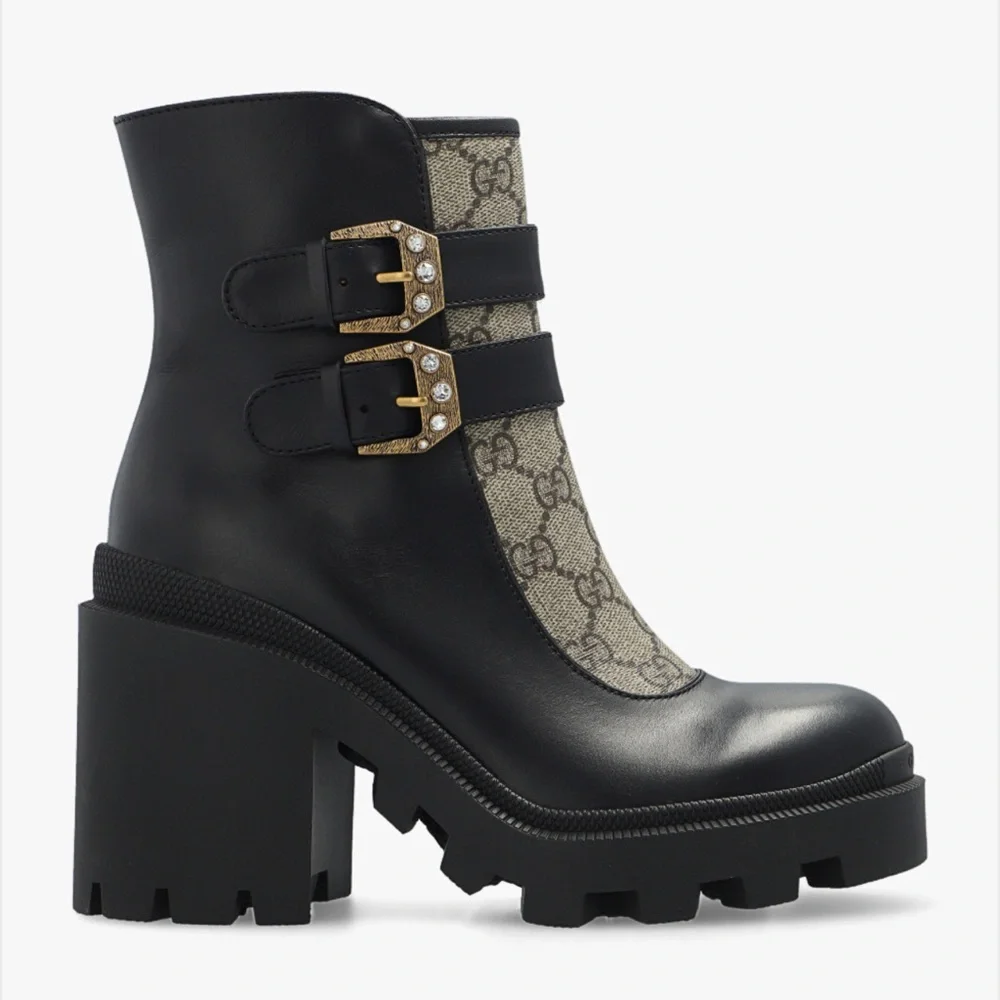 Gucci GG supreme leather block heel lug sole ankle boots with crystal buckles - Picture 2 of 9